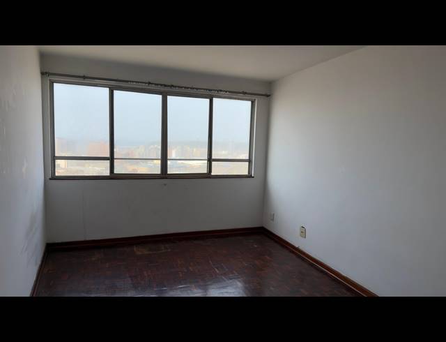 1 BEDROOM FLAT TO LET IN ESPLANADE